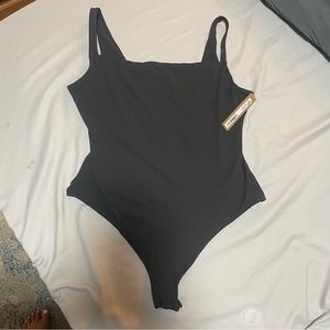 SKIMS Fits everybody square neck body suit size L